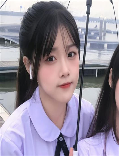 《闺蜜室友》不同导演版本比较：艺术风格差异当代分析